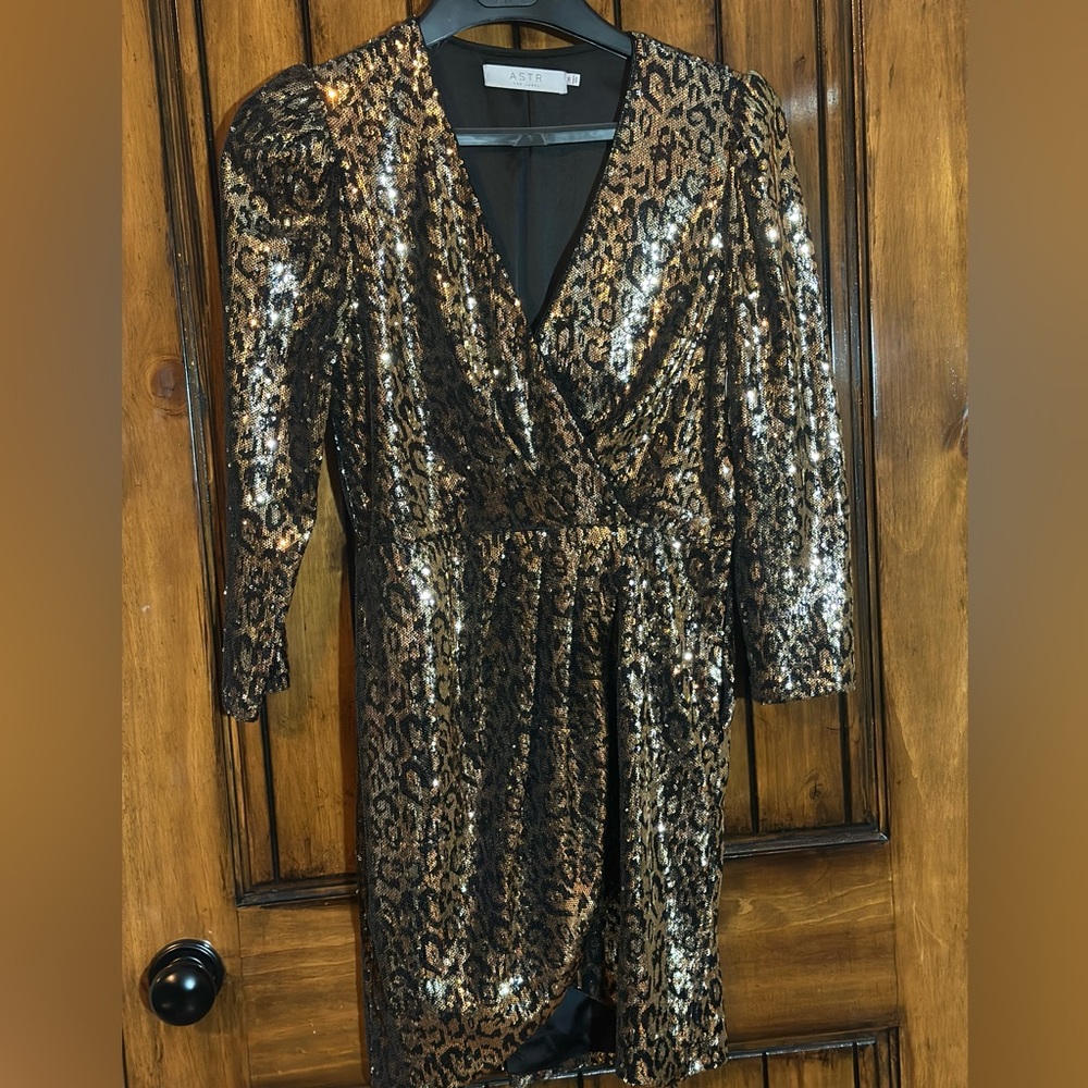 Astr The Label Sequin Leopard Cocktail Dress - Picture 5 of 5
